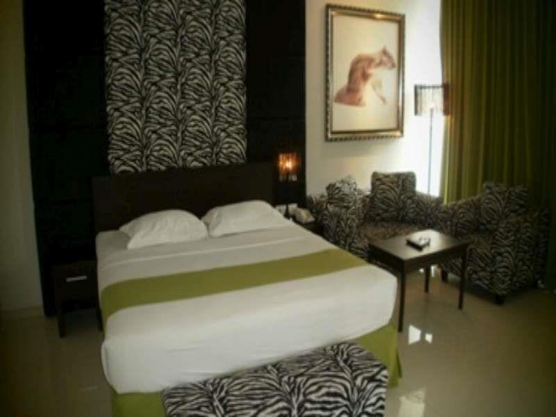 Pohon Inn Hotel Malang Exterior foto