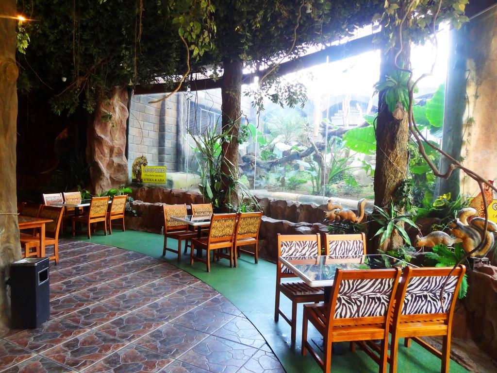 Pohon Inn Hotel Malang Exterior foto