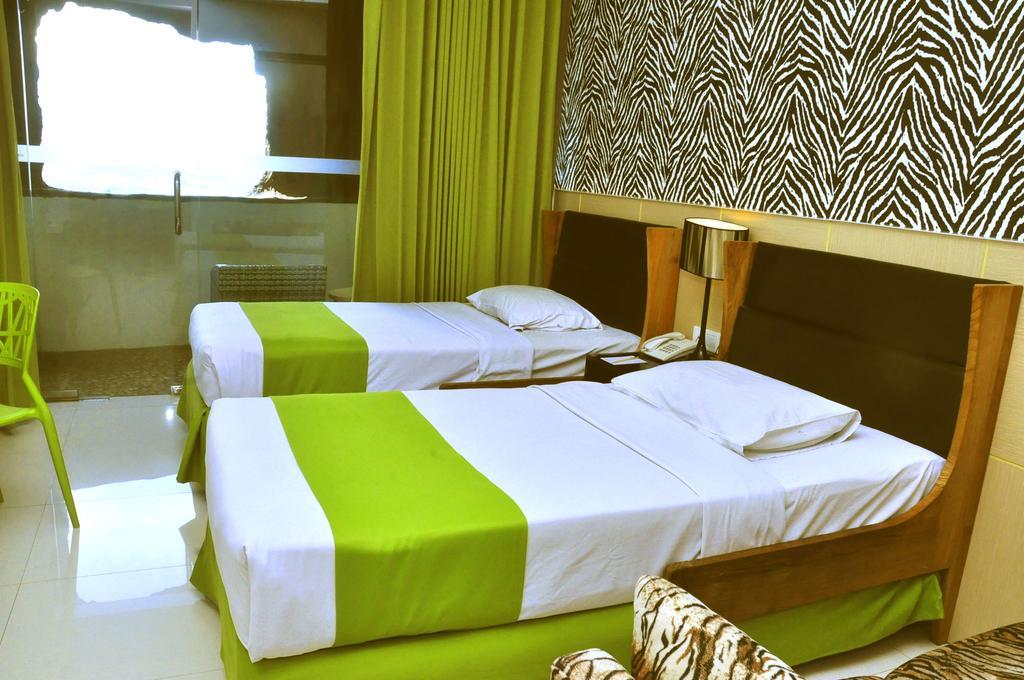 Pohon Inn Hotel Malang Exterior foto