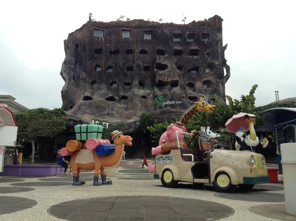 Pohon Inn Hotel Malang Exterior foto