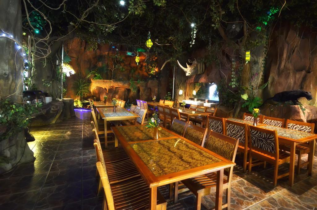 Pohon Inn Hotel Malang Exterior foto