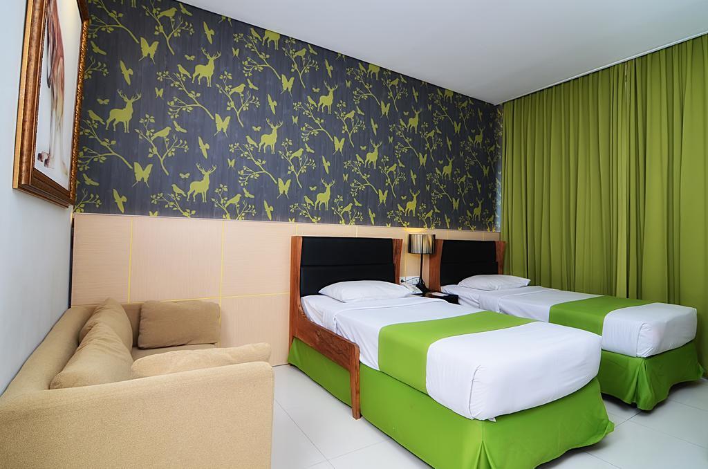 Pohon Inn Hotel Malang Exterior foto