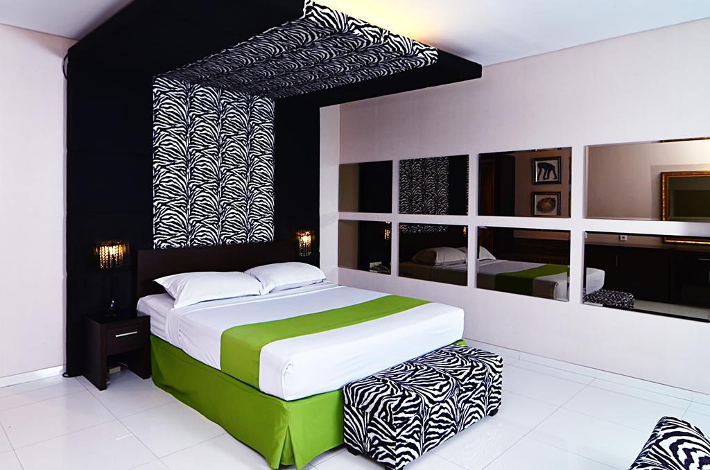 Pohon Inn Hotel Malang Exterior foto
