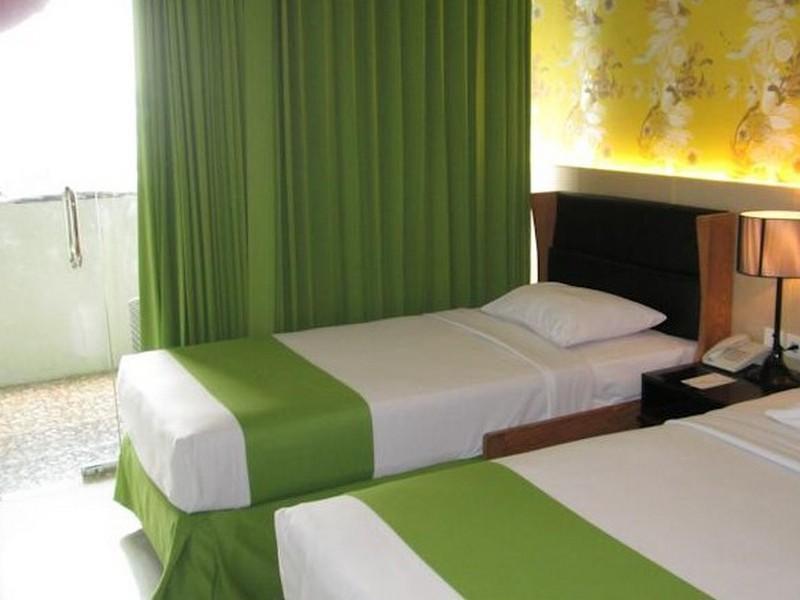 Pohon Inn Hotel Malang Exterior foto
