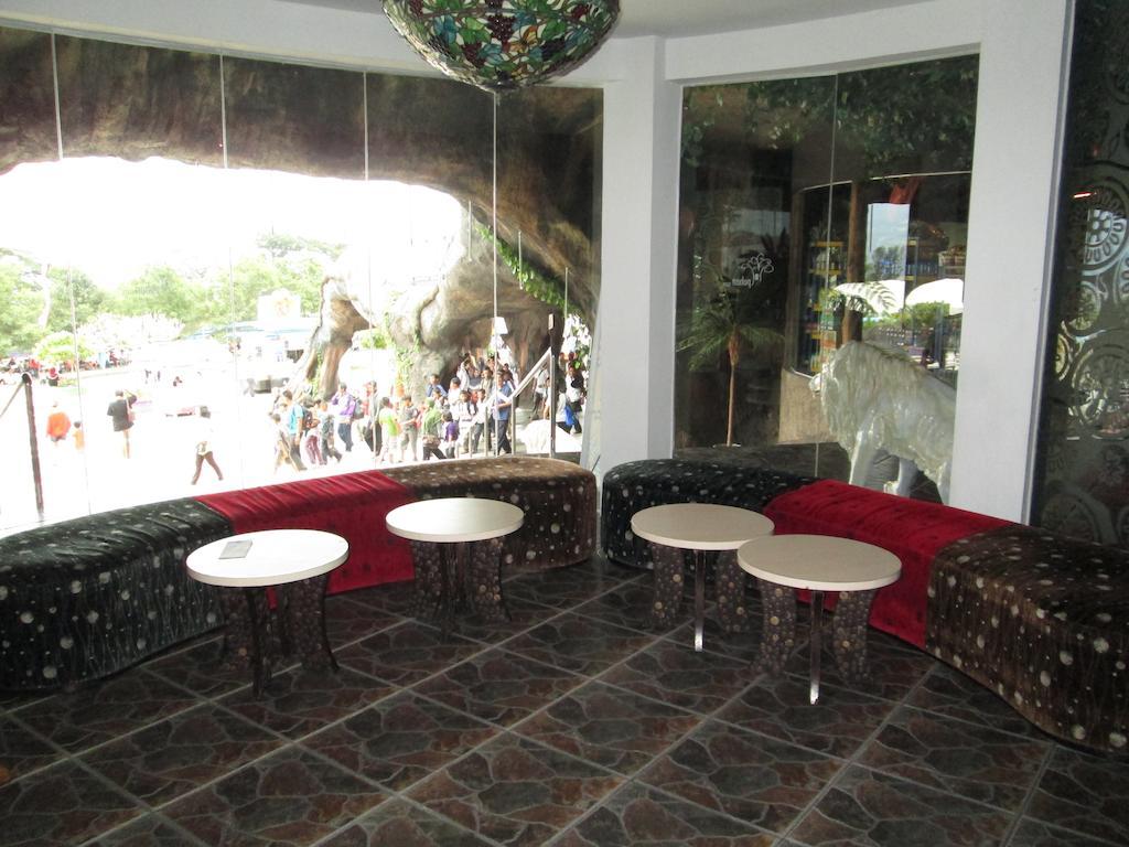 Pohon Inn Hotel Malang Exterior foto